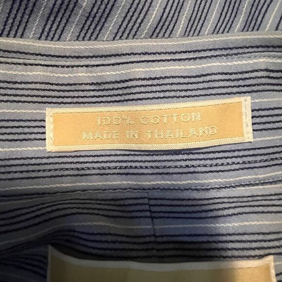 Michael, Michael kors blue button down shirt. Size large - Picture 5 of 9